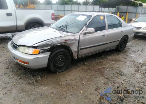 1997 Honda Accord Se из США, поврежденный, VIN 1HGCD5600VA272377